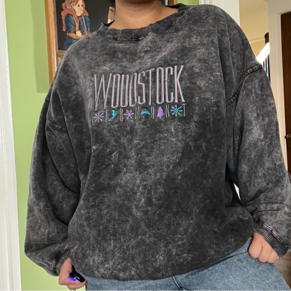 Vintage acid wash style Yesterdays Woodstock Vermont pull over sweater
